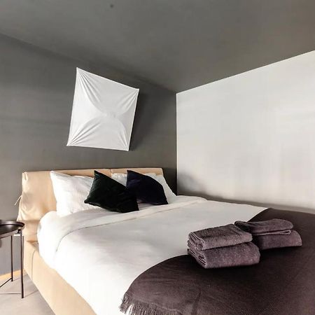 Design Spacious Loft In Navigli - Hosted By Sweetstay ミラノ エクステリア 写真
