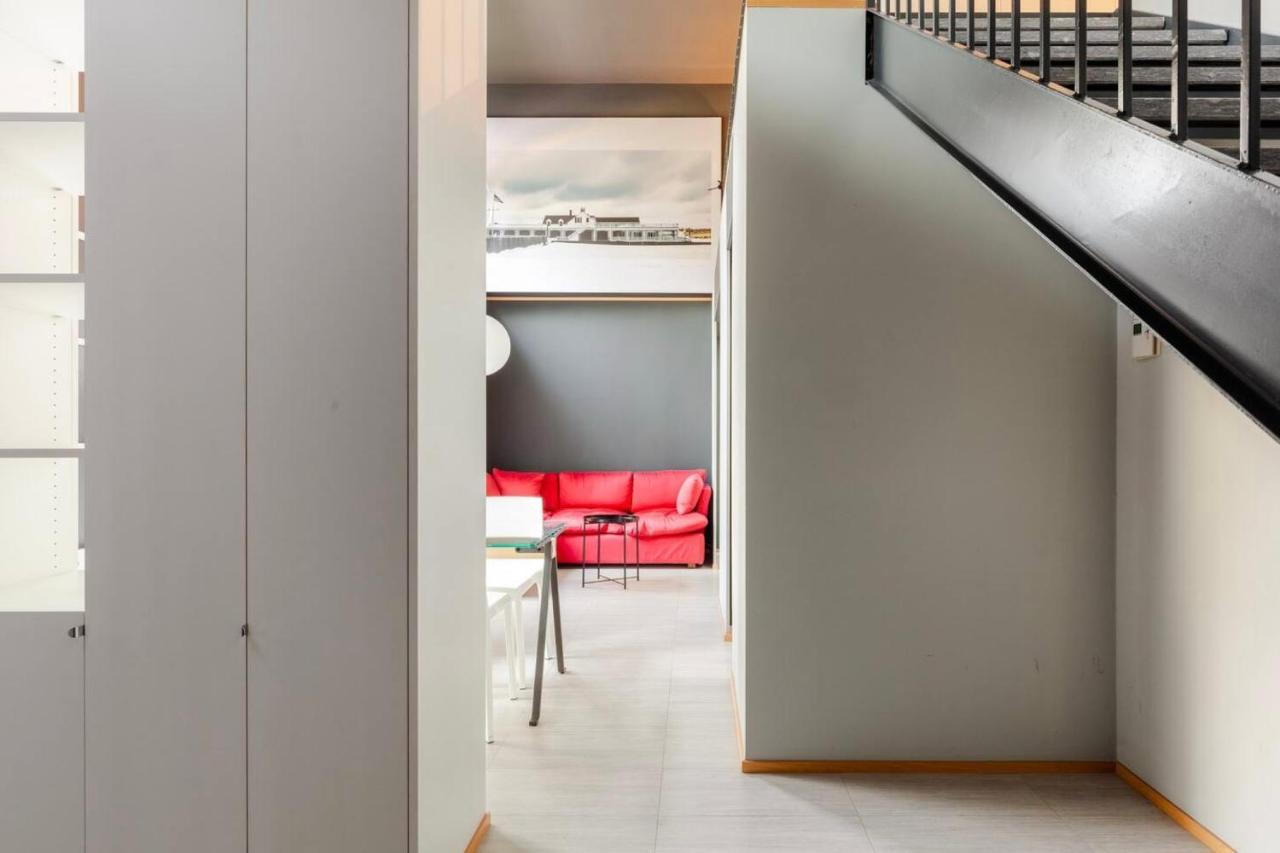 Design Spacious Loft In Navigli - Hosted By Sweetstay ミラノ エクステリア 写真